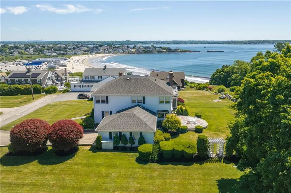 7 Jenckes Court Narragansett RI 02882
