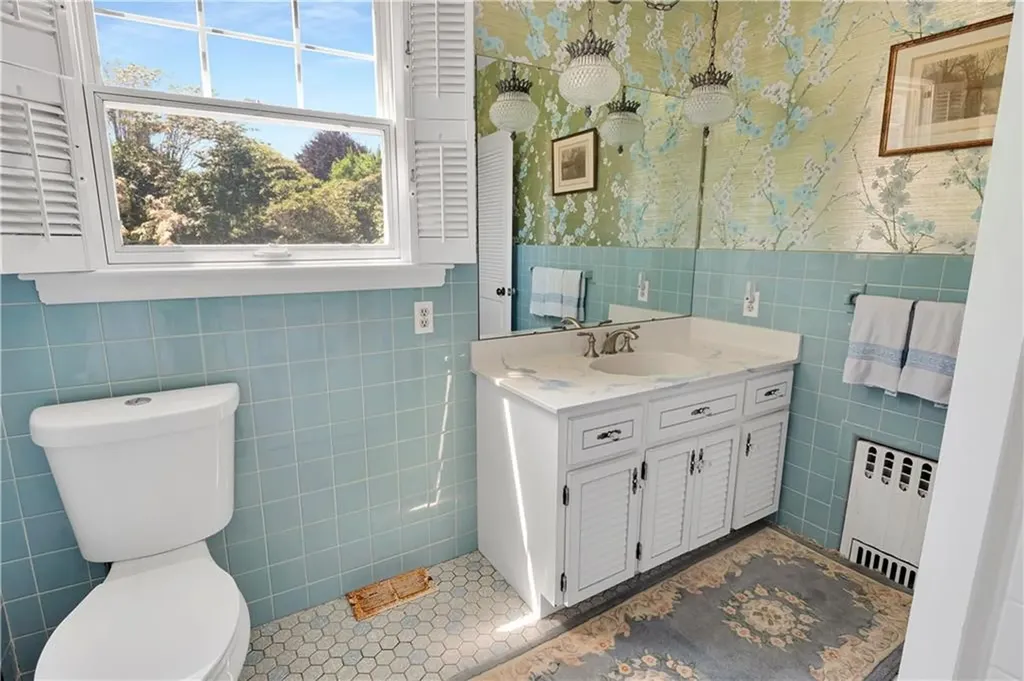 7 Jenckes Court Narragansett RI 02882