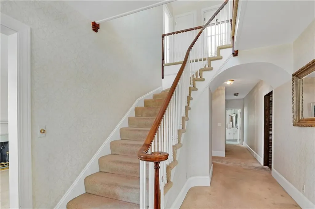 7 Jenckes Court Narragansett RI 02882