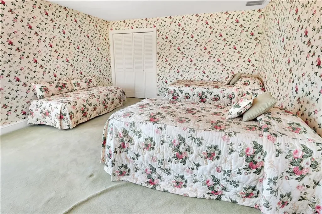 7 Jenckes Court Narragansett RI 02882