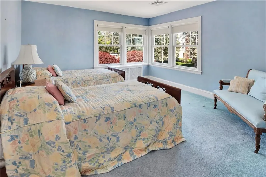 7 Jenckes Court Narragansett RI 02882