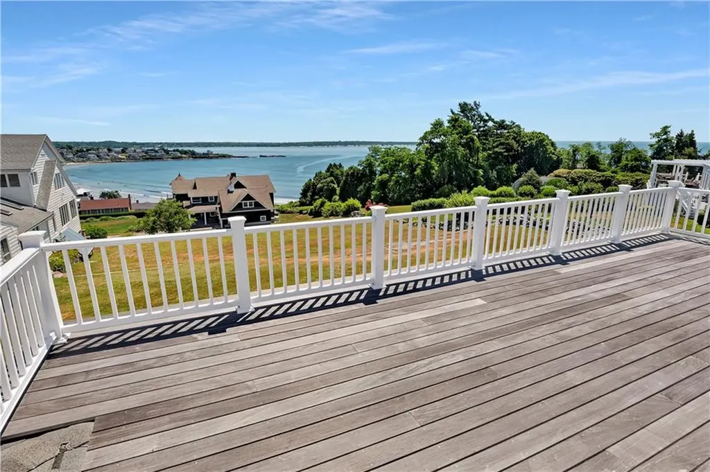 7 Jenckes Court Narragansett RI 02882