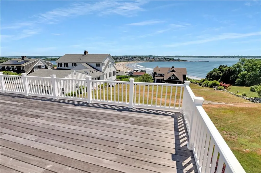 7 Jenckes Court Narragansett RI 02882
