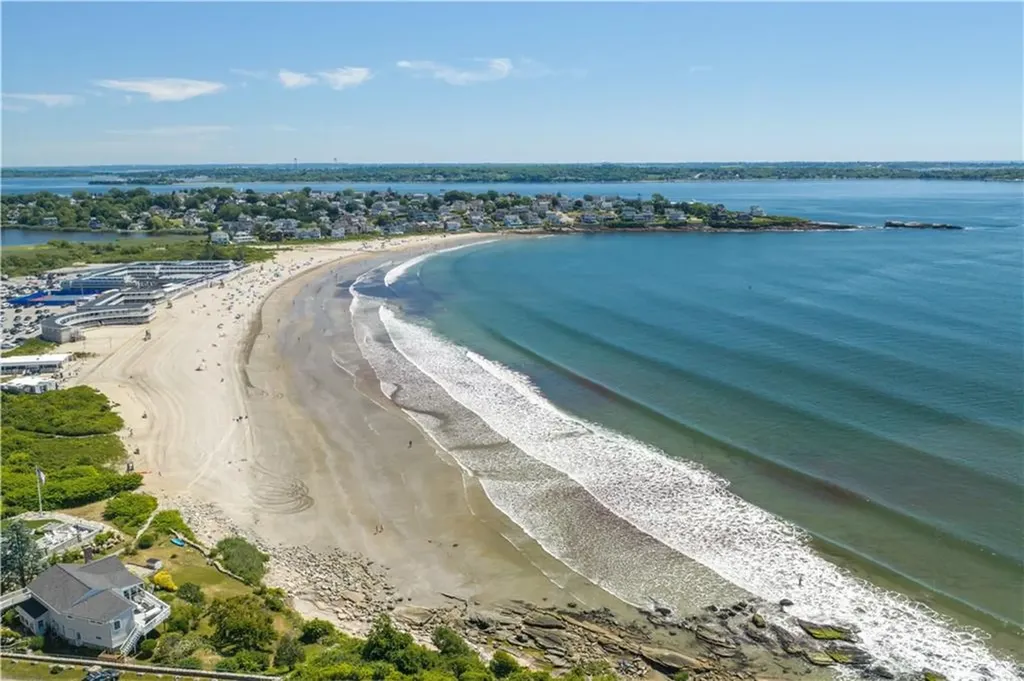 7 Jenckes Court Narragansett RI 02882