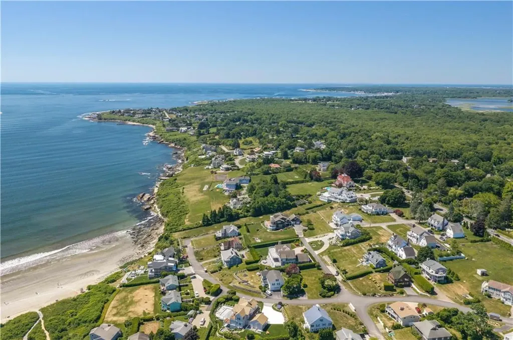 7 Jenckes Court Narragansett RI 02882