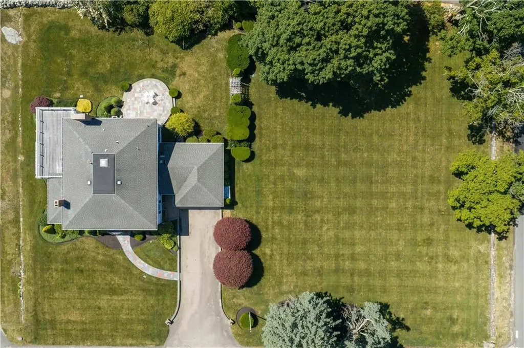 7 Jenckes Court Narragansett RI 02882