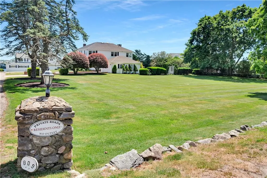7 Jenckes Court Narragansett RI 02882