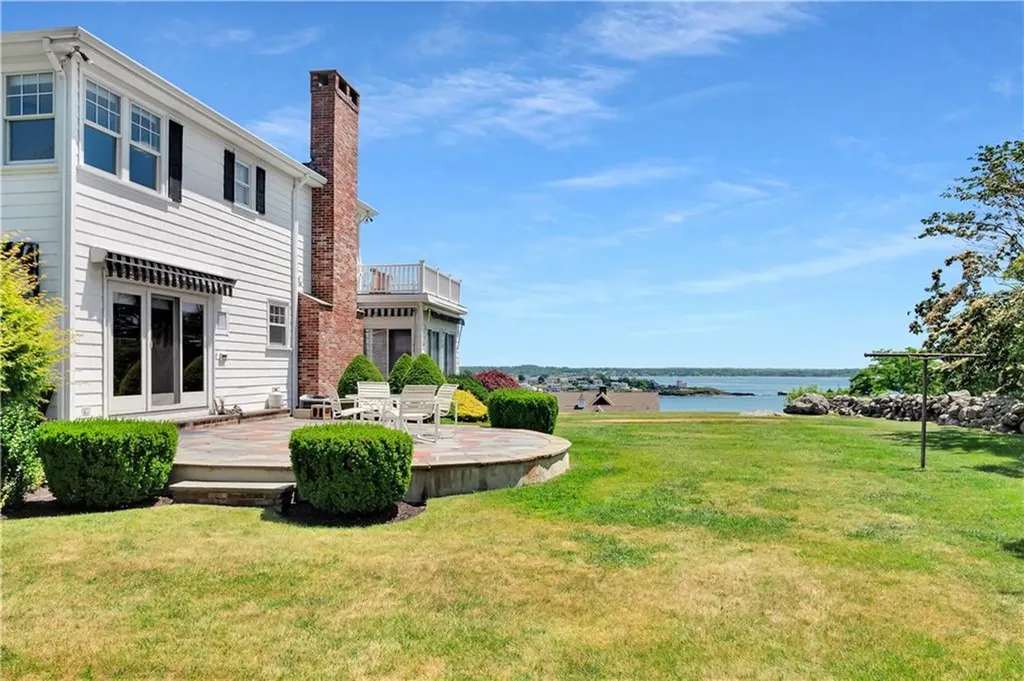 7 Jenckes Court Narragansett RI 02882