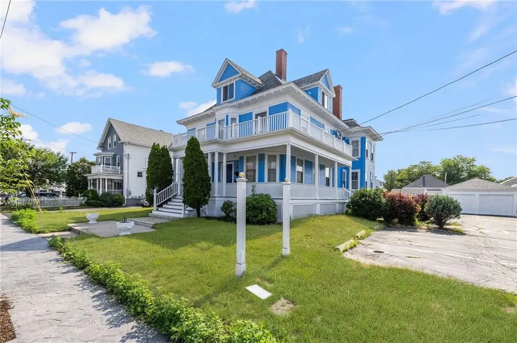 1536 Cranston Street Cranston RI 02920