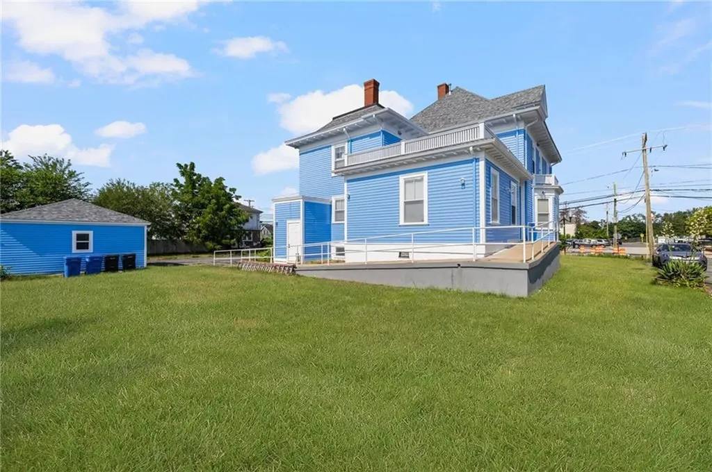 1536 Cranston Street Cranston RI 02920
