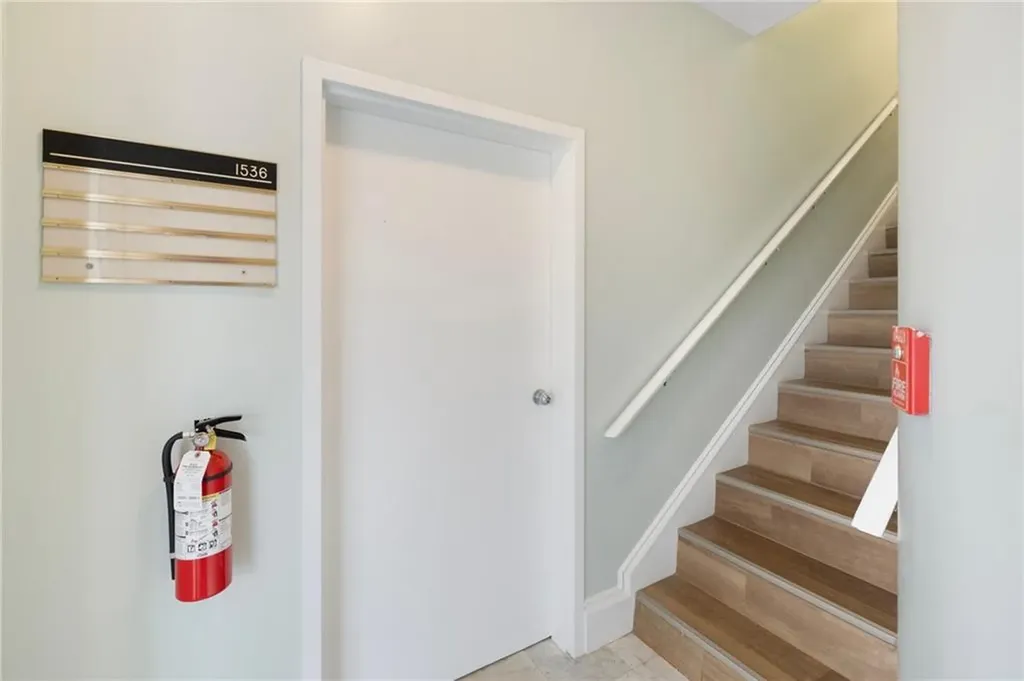 1536 Cranston Street Cranston RI 02920