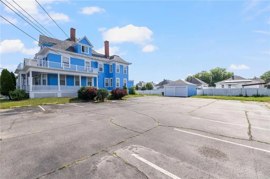 1536 Cranston Street Cranston RI 02920