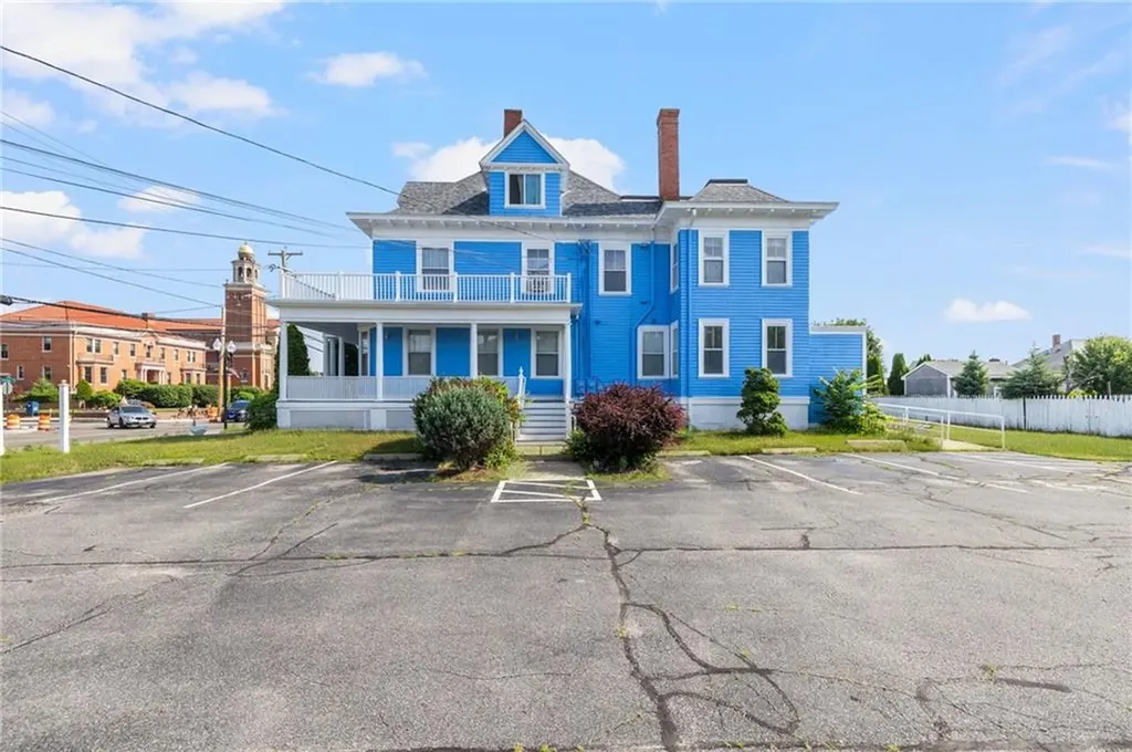 1536 Cranston Street Cranston RI 02920