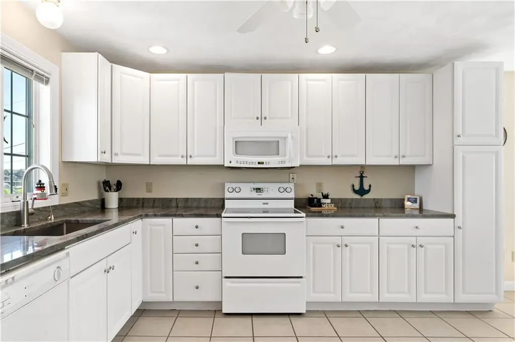 980 Matunuck Beach Road South Kingstown RI 02879