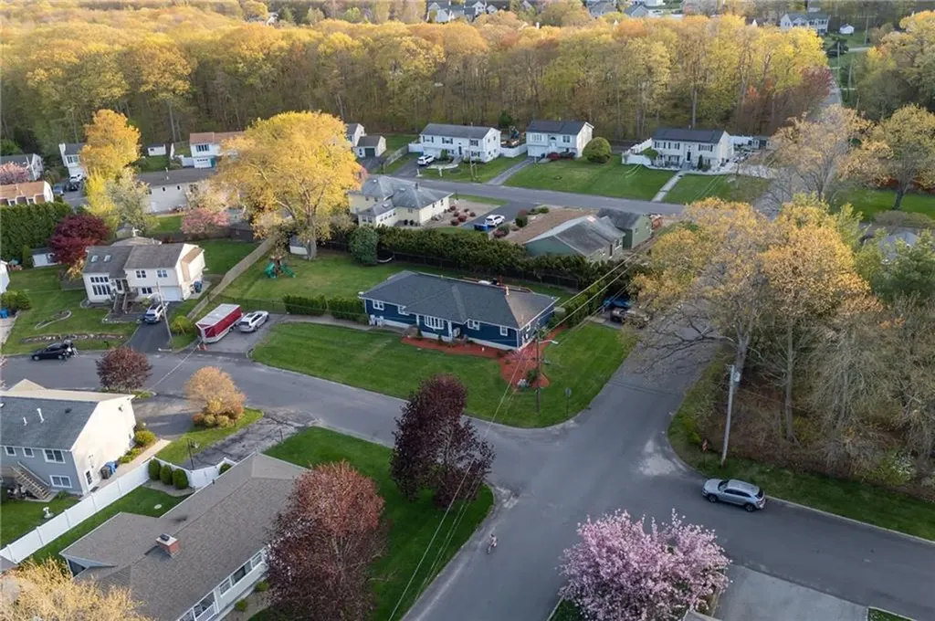 62 Canonchet Trail Cranston RI 02921