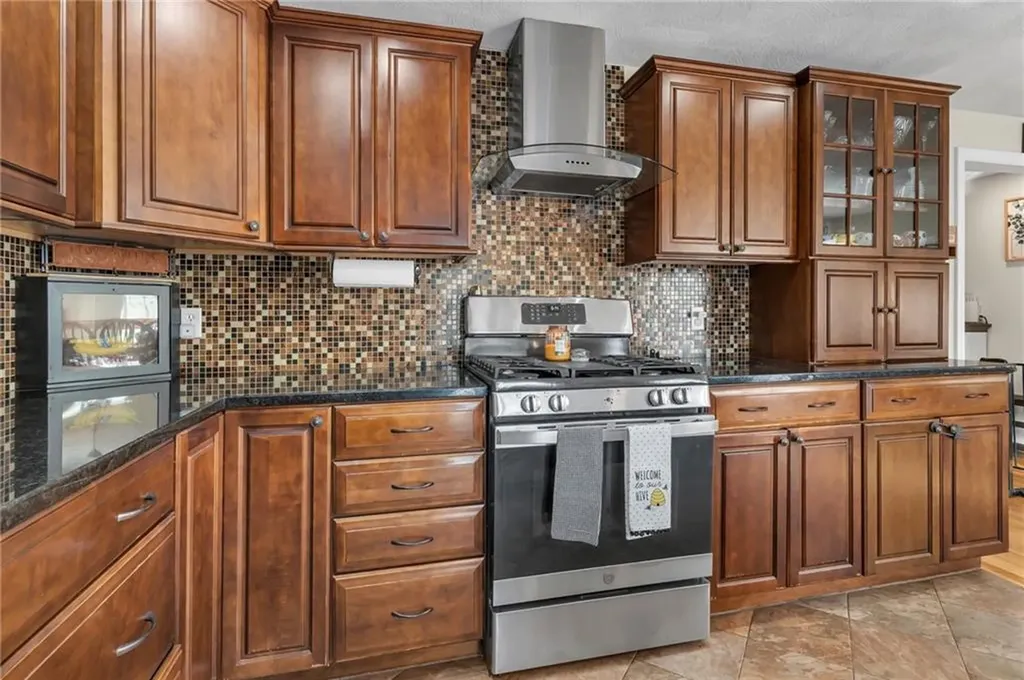 62 Canonchet Trail Cranston RI 02921