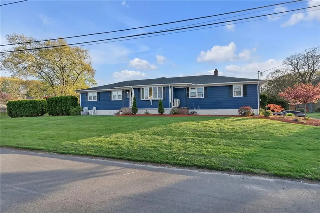 62 Canonchet Trail Cranston RI 02921