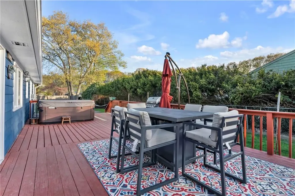 62 Canonchet Trail Cranston RI 02921