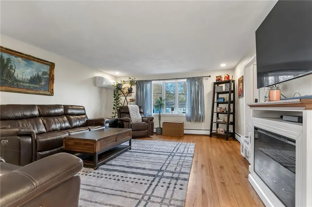62 Canonchet Trail Cranston RI 02921