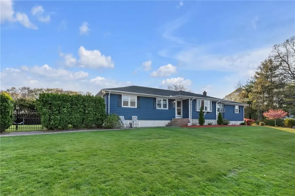 62 Canonchet Trail Cranston RI 02921