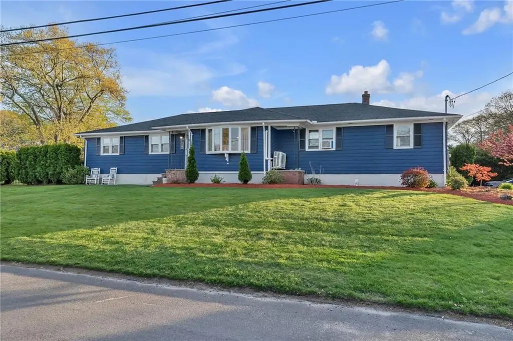 62 Canonchet Trail Cranston RI 02921