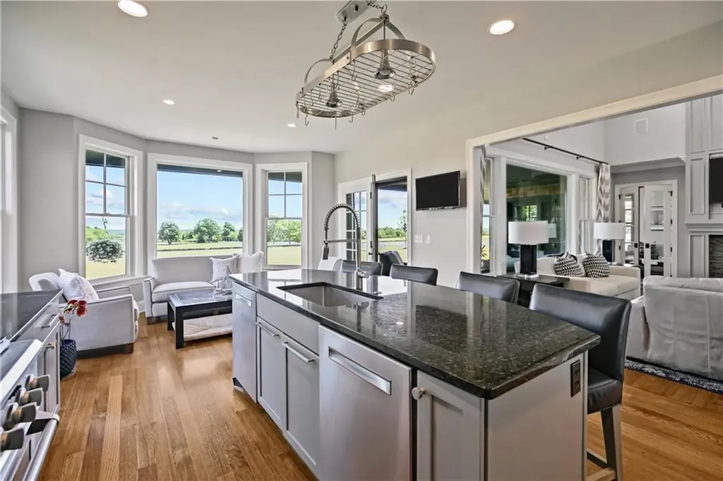 474 Wapping Road Portsmouth RI 02871