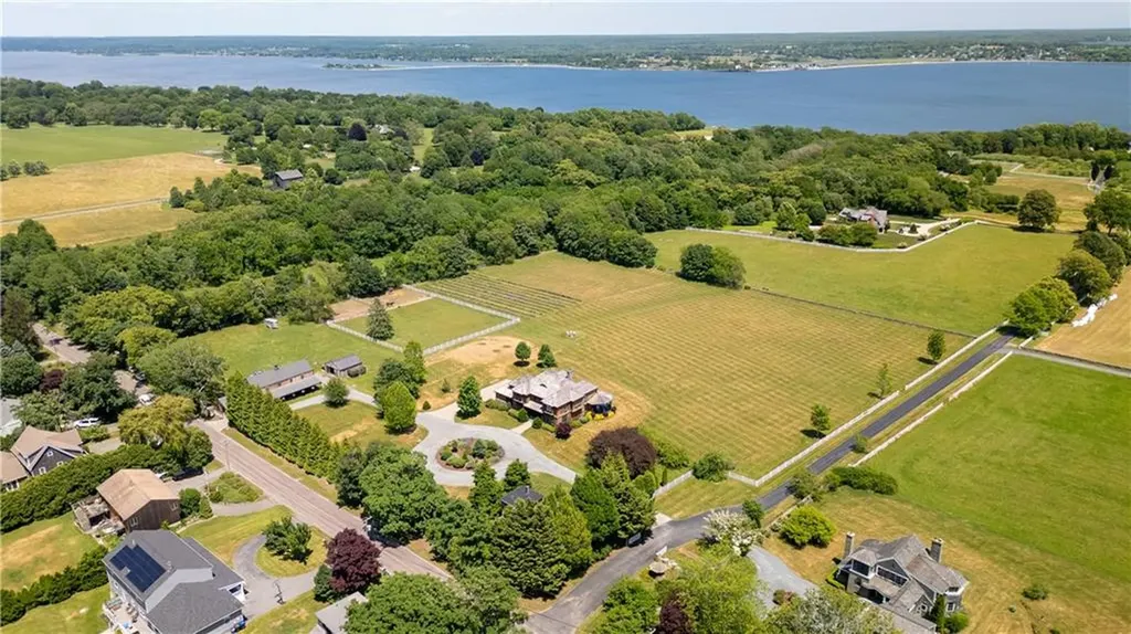 474 Wapping Road Portsmouth RI 02871