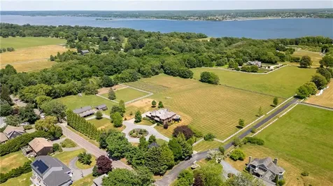 474 Wapping Road Portsmouth RI 02871