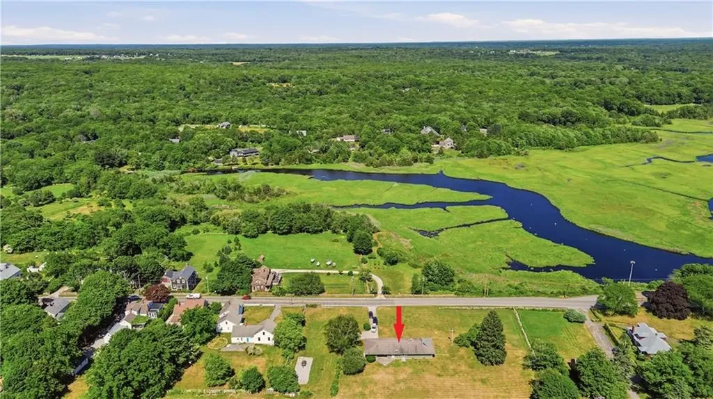 25 Westport Harbor Road Little Compton RI 02837