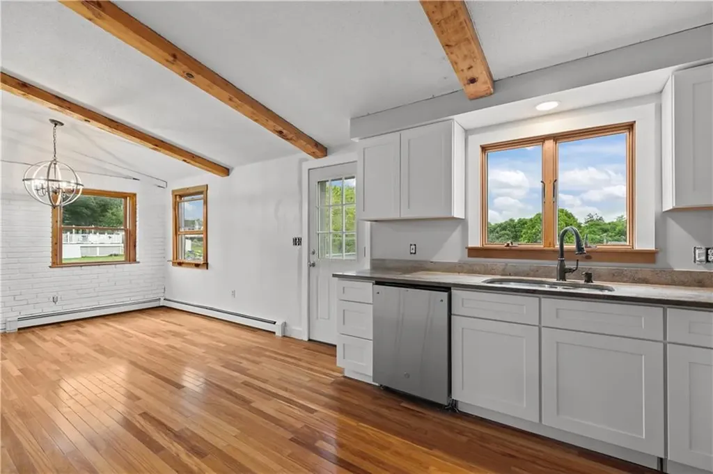 49 Dexter Street Portsmouth RI 02871
