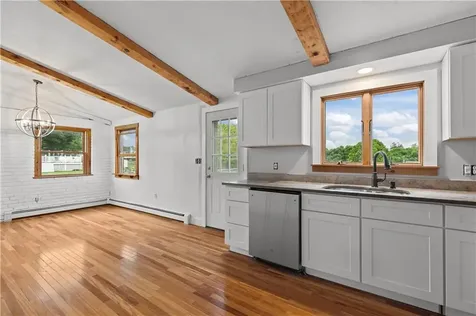 49 Dexter Street Portsmouth RI 02871