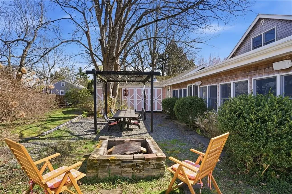 25 Fried Avenue Bristol RI 02809