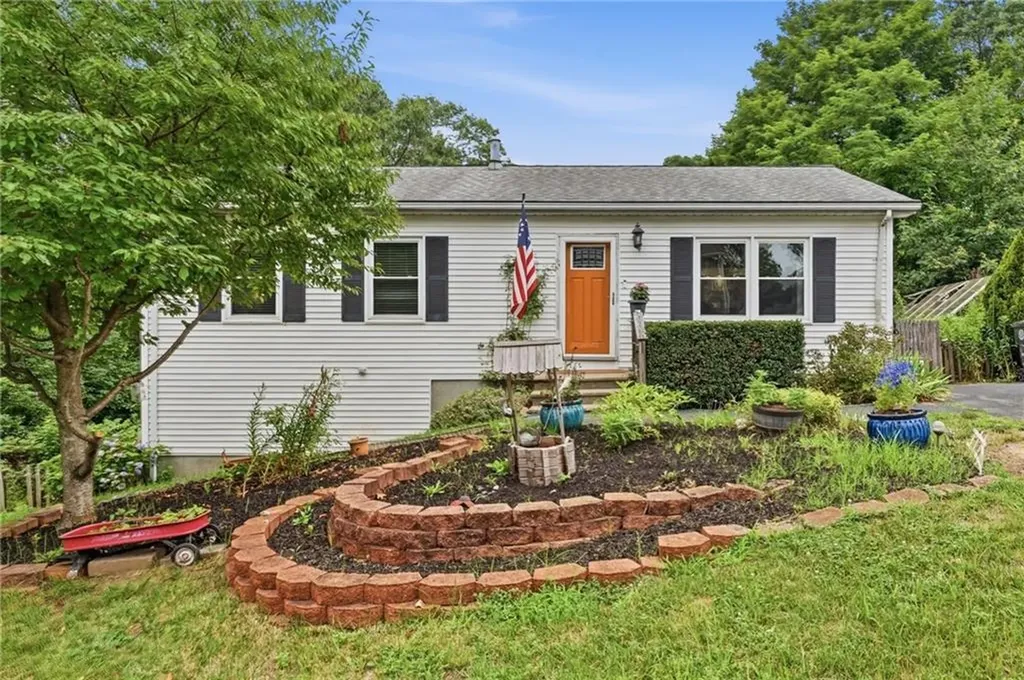37 Crestwood Drive West Warwick RI 02893