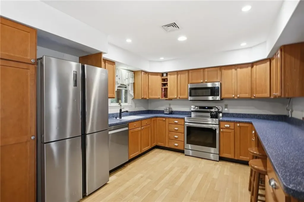 37 Crestwood Drive West Warwick RI 02893