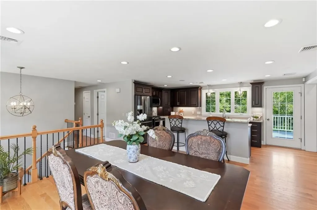 10 Stirling Drive Glocester RI 02857