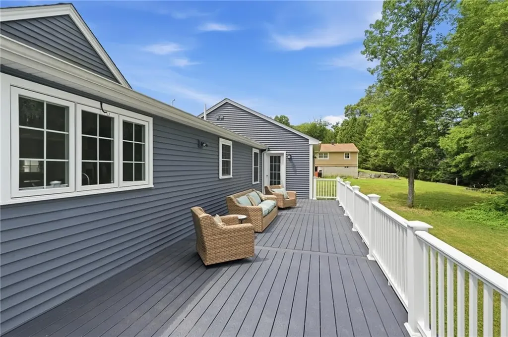 10 Stirling Drive Glocester RI 02857
