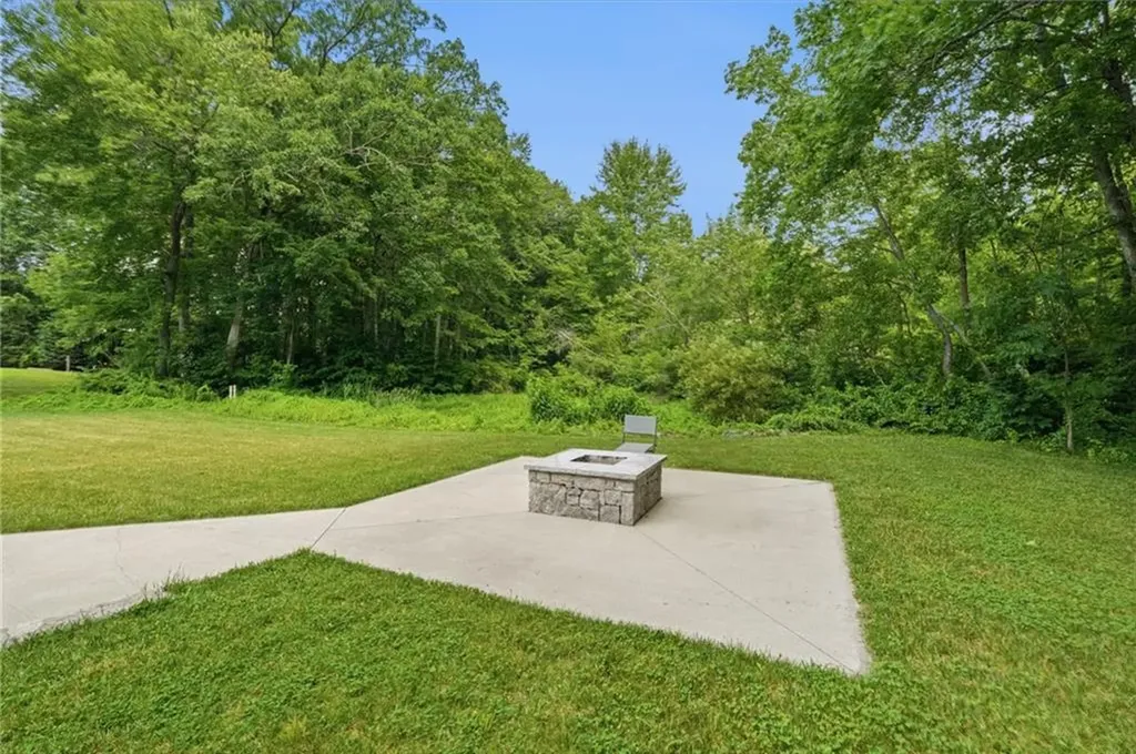 10 Stirling Drive Glocester RI 02857