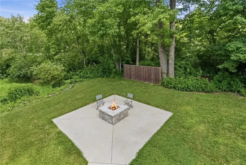 10 Stirling Drive Glocester RI 02857