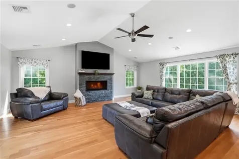 10 Stirling Drive Glocester RI 02857