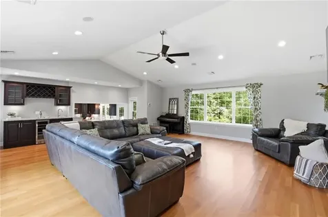 10 Stirling Drive Glocester RI 02857