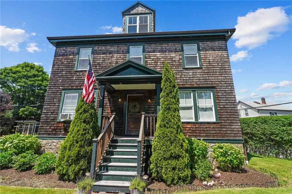 52 Berkeley Avenue Newport RI 02840