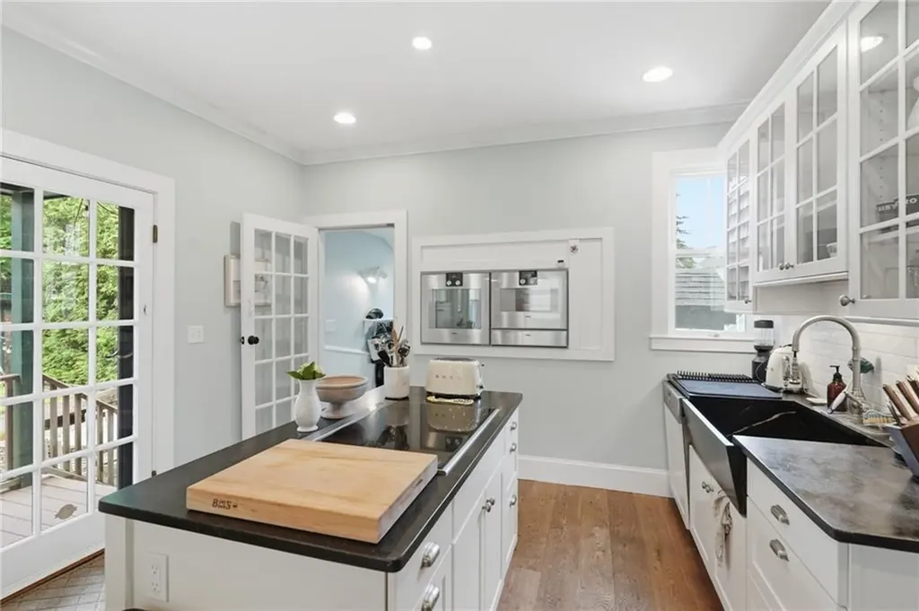 52 Berkeley Avenue Newport RI 02840