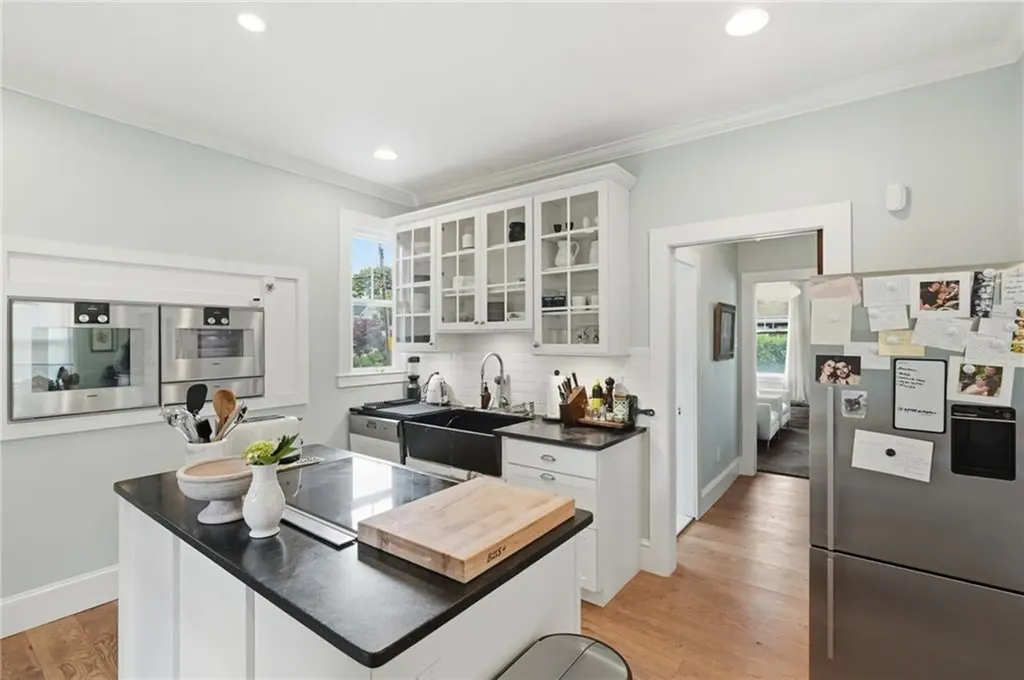52 Berkeley Avenue Newport RI 02840