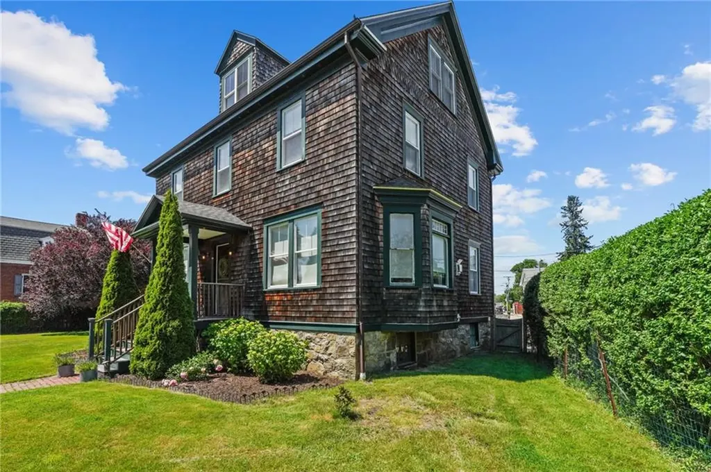 52 Berkeley Avenue Newport RI 02840