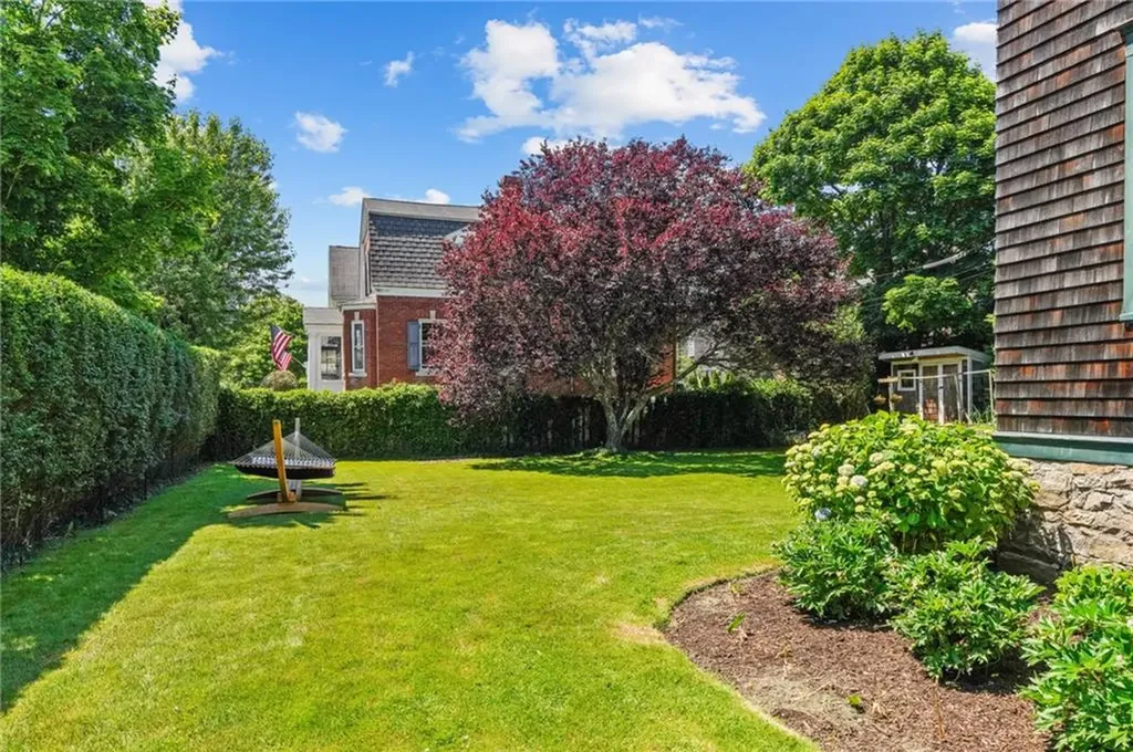 52 Berkeley Avenue Newport RI 02840