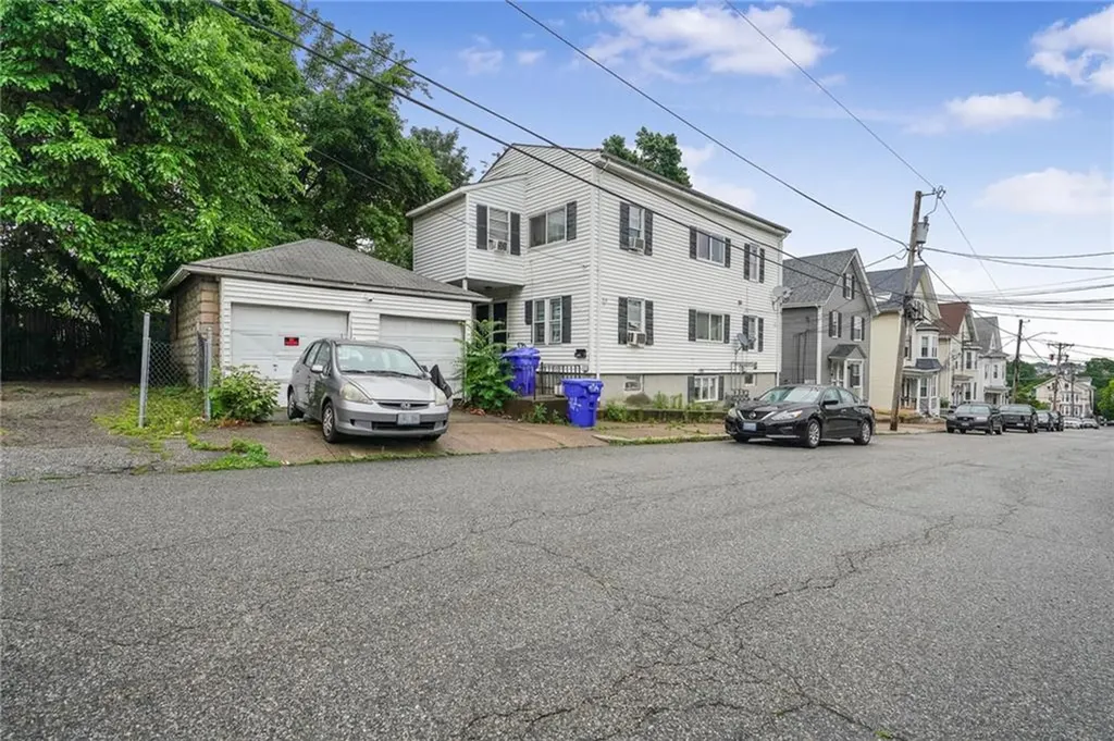 39 Highland Street Pawtucket RI 02860