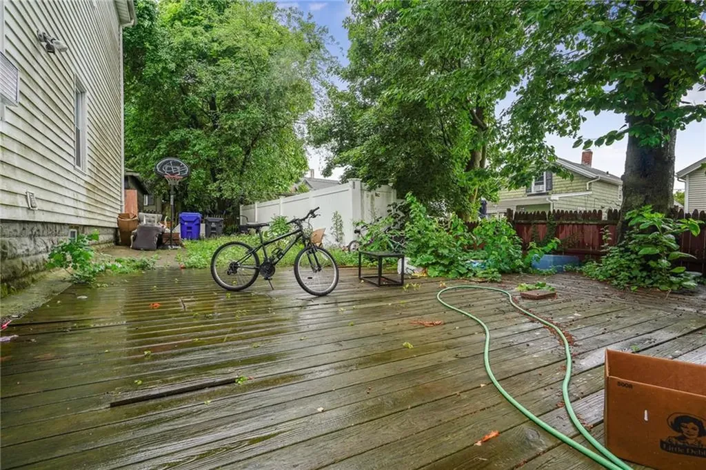 39 Highland Street Pawtucket RI 02860