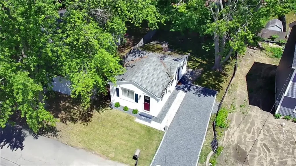 69 Kenway Avenue Warwick RI 02889