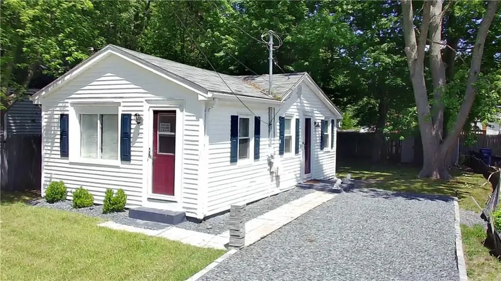 69 Kenway Avenue Warwick RI 02889