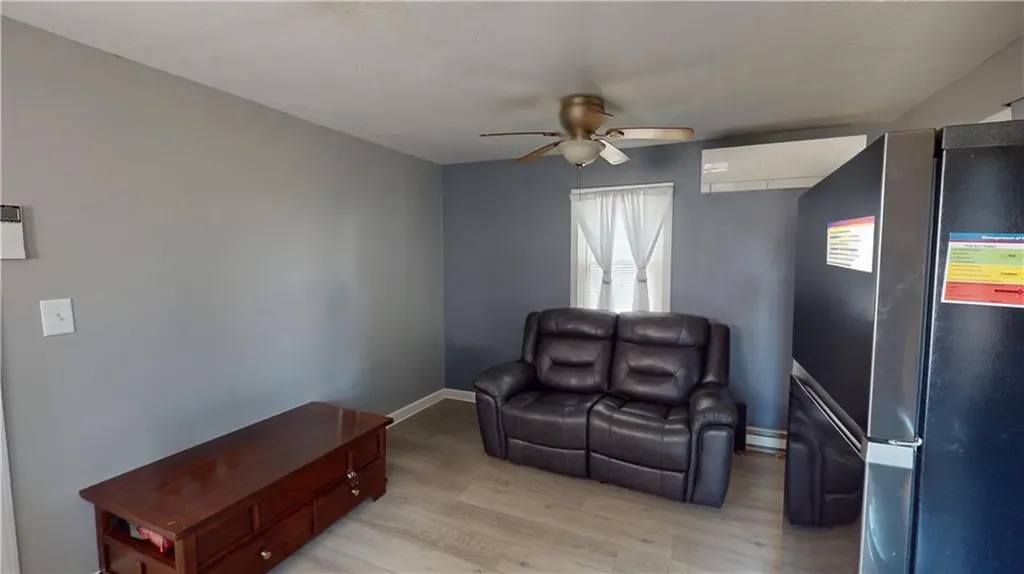 69 Kenway Avenue Warwick RI 02889